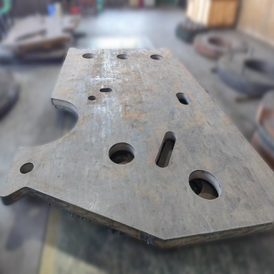 Боковая плита для щековой дробилки СМД